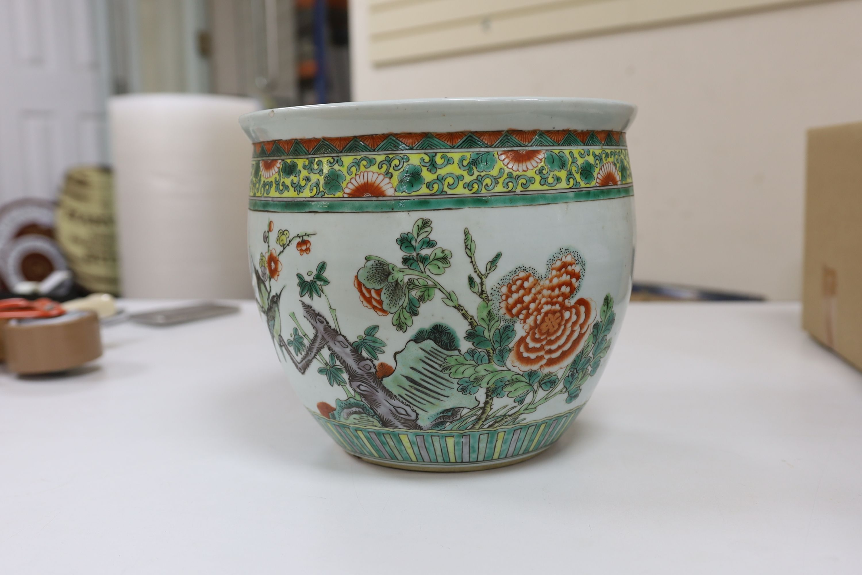 A late 19th century Chinese famille verte jardiniere, 25cm